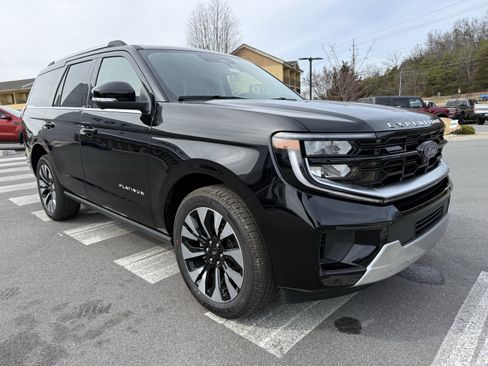 New 2026 Ford Expedition Platinum image 3