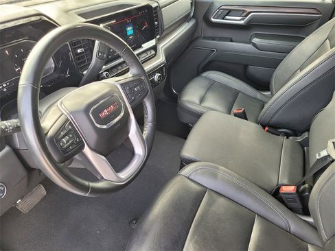 Used 2025 GMC Sierra 1500 SLT image 18