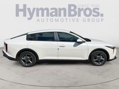 New 2026 Kia K4 FWD image 2