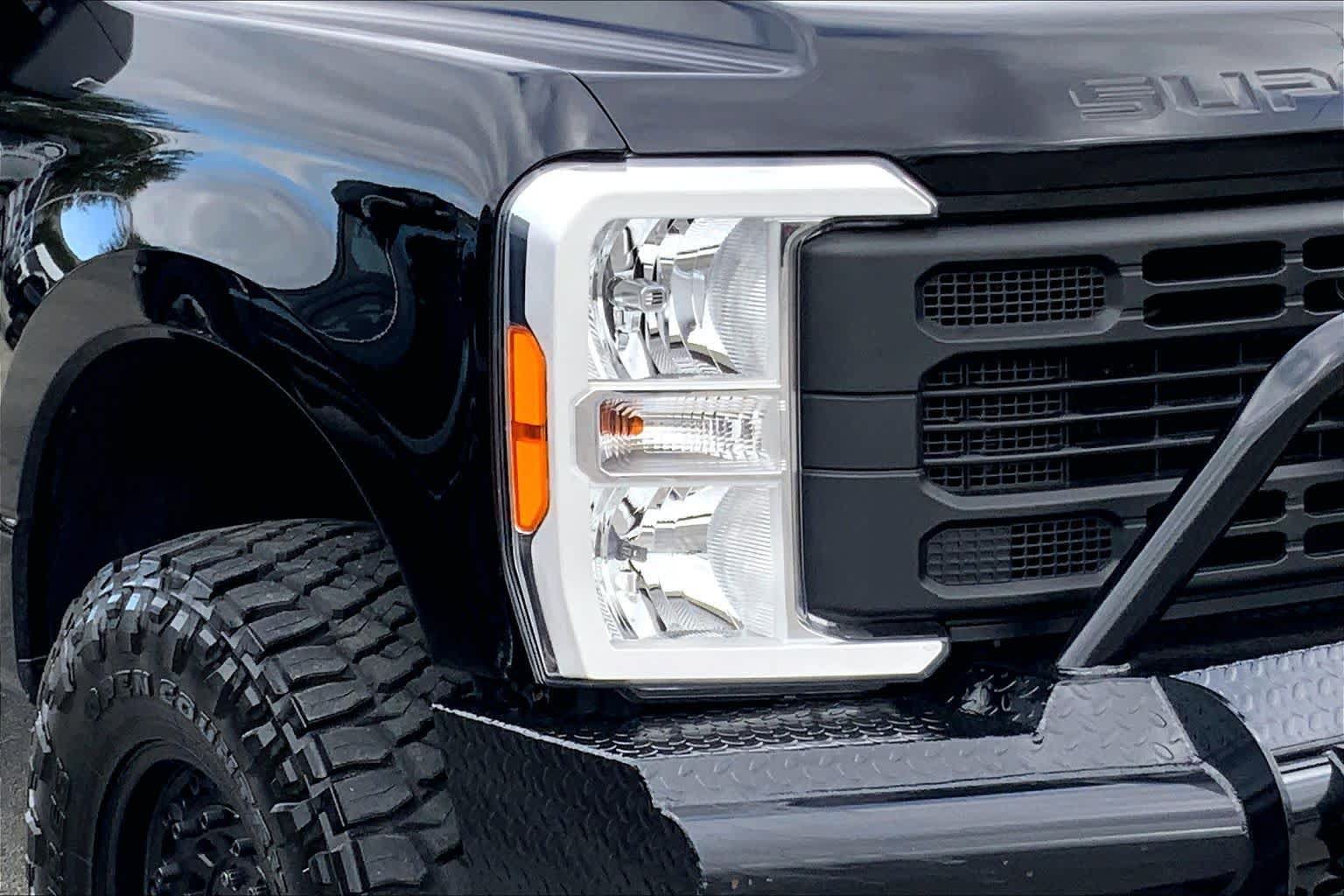 Used 2023 Ford F350 XLT w/ 360-Degree Camera Package AWD/4WD image 20