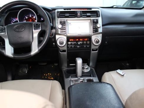 Used 2011 Toyota 4Runner Limited AWD/4WD image 2