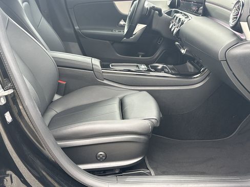 Used 2025 Mercedes-Benz CLA 250 4MATIC image 13
