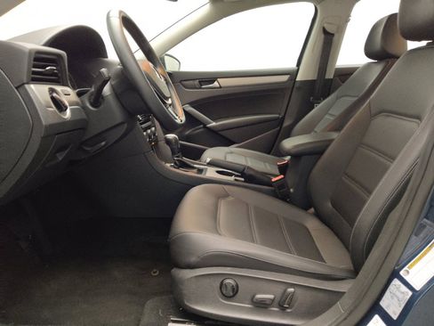 Used 2021 Volkswagen Passat 2.0T SE image 17