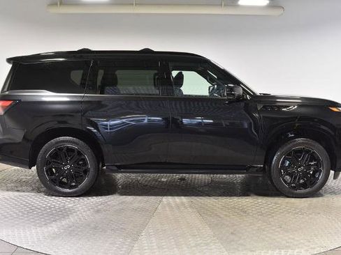 Certified 2026 INFINITI QX80 4WD w/ Sport Exterior Package image 6
