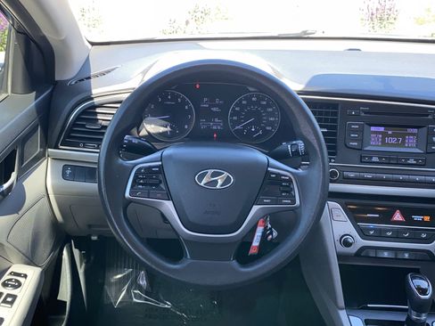 Used 2017 Hyundai Elantra SE FWD image 10