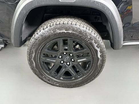 Used 2024 Chevrolet Colorado Trail Boss w/ Technology Package AWD/4WD image 32