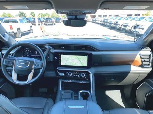 Used 2024 GMC Sierra 2500 Denali w/ Denali Reserve Package AWD/4WD image 21