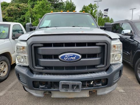 Used 2011 Ford F350 XL w/ Snow Plow Prep Pkg AWD/4WD image 2