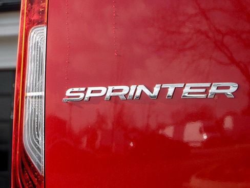 Used 2025 Mercedes-Benz Sprinter 2500 image 10