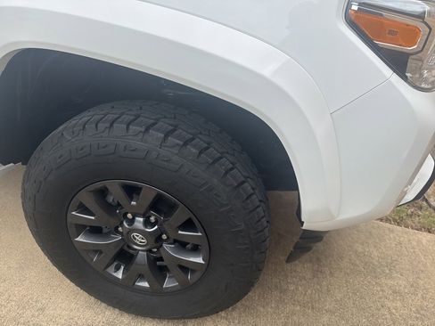 Used 2021 Toyota Tacoma SR5 image 5