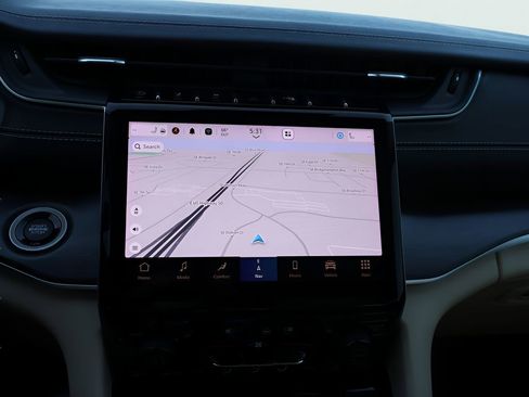 Used 2022 Jeep Grand Cherokee L Limited w/ Luxury Tech Group II image 24