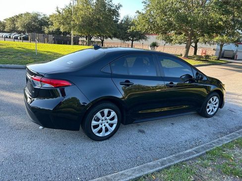 Used 2025 Toyota Corolla LE FWD image 6