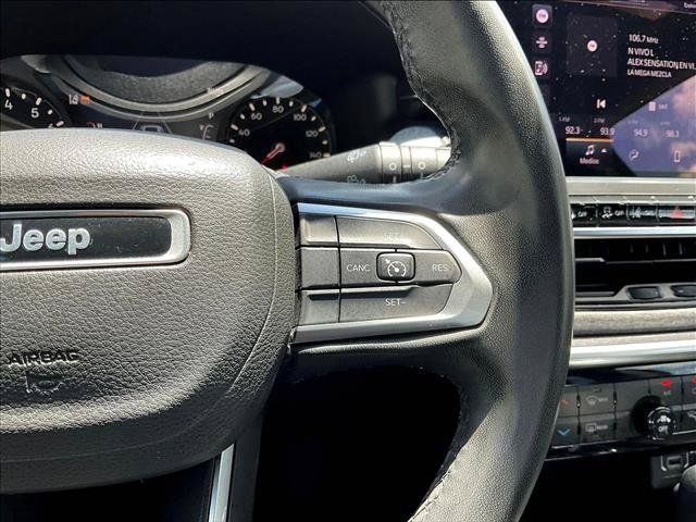 Used 2023 Jeep Compass Latitude AWD/4WD image 21