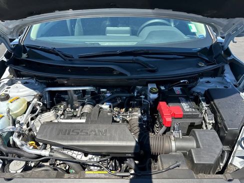 Used 2025 Nissan Rogue S image 24