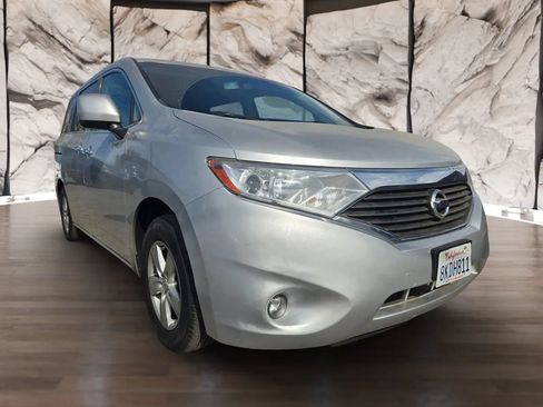 Used 2015 Nissan Quest SV image 3