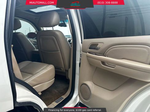 Used 2013 Cadillac Escalade Premium image 10