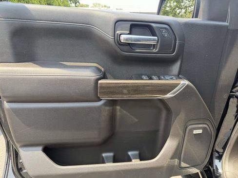 Used 2022 Chevrolet Silverado 1500 LT Trail Boss w/ LT Trail Boss Premium Package AWD/4WD image 17