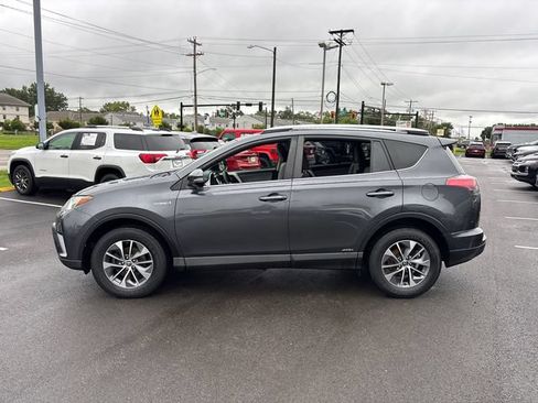 Used 2017 Toyota RAV4 XLE w/ Convenience Package AWD/4WD image 3