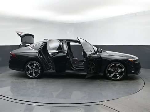 Used 2024 Honda Accord Sport image 26