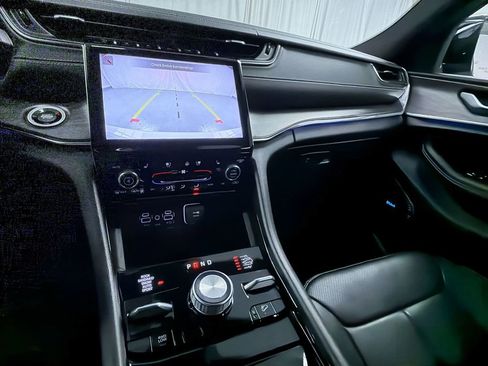 Used 2024 Jeep Grand Cherokee L Overland w/ Trailer Tow Package image 9