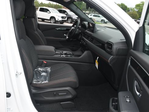 New 2026 Honda Pilot Sport image 11