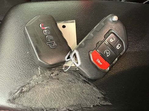 Used 2020 Jeep Gladiator Rubicon image 33