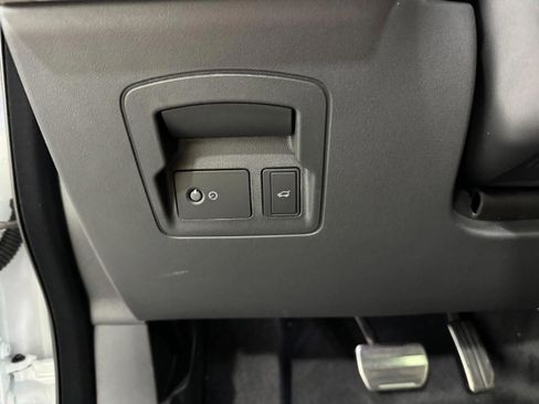 Used 2026 Land Rover Range Rover Velar Dynamic SE image 20