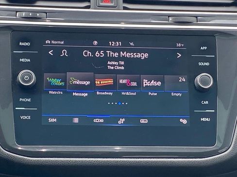 Certified 2023 Volkswagen Tiguan SE w/ Panoramic Sunroof Package image 8