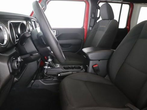 Used 2023 Jeep Wrangler Sahara image 16