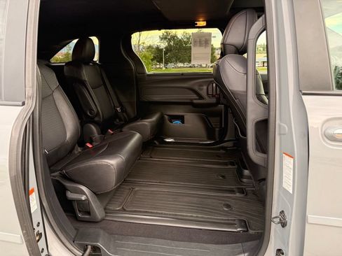 Used 2024 Toyota Sienna XLE Woodland Edition AWD/4WD image 26
