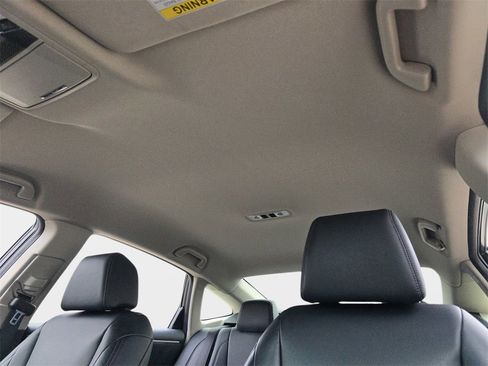 Used 2018 Honda Clarity Touring image 34