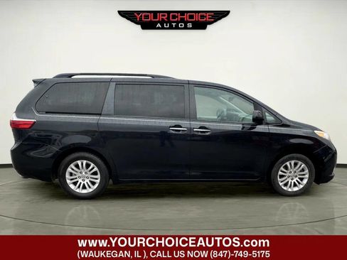 Used 2016 Toyota Sienna XLE image 4