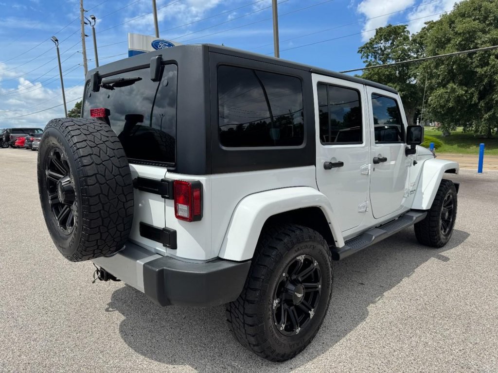 Used 2015 Jeep Wrangler Unlimited Sahara AWD/4WD image 3