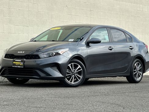Used 2023 Kia Forte LXS w/ LXS Technology Package image 8