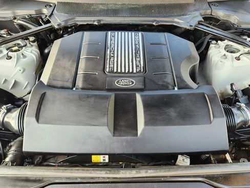 Used 2019 Land Rover Discovery HSE image 37