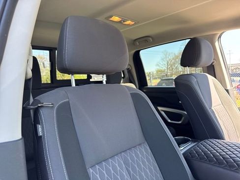 Used 2023 Nissan Titan SV w/ SV Convenience Package image 24