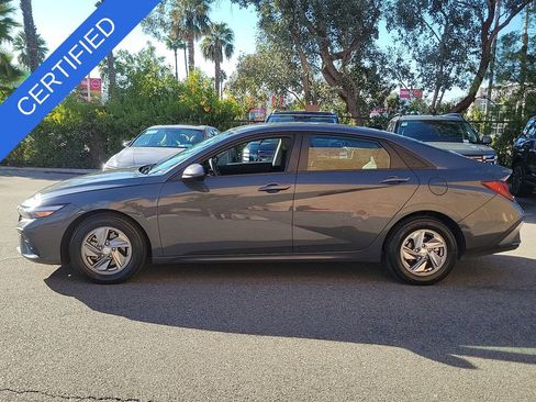 Used 2024 Hyundai Elantra SE image 11