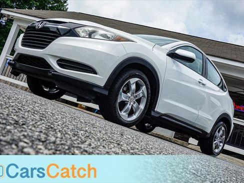 Used 2018 Honda HR-V LX image 4