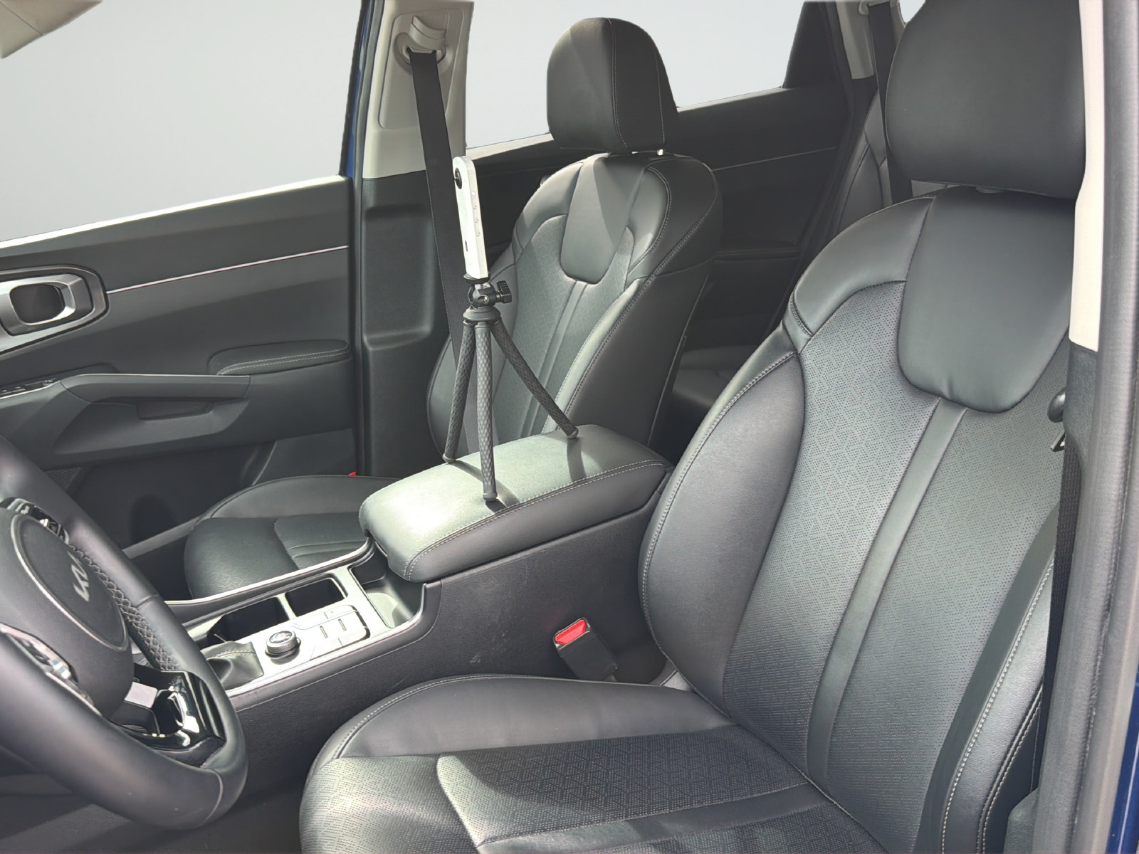 Used 2023 Kia Sorento S FWD image 32