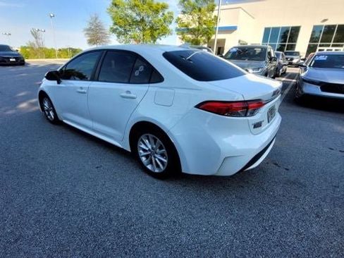 Used 2020 Toyota Corolla LE w/ LE Convenience Package image 10