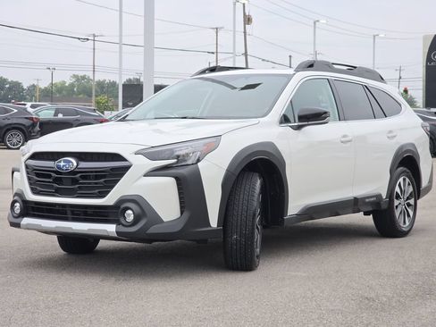 Used 2025 Subaru Outback Limited AWD/4WD image 5