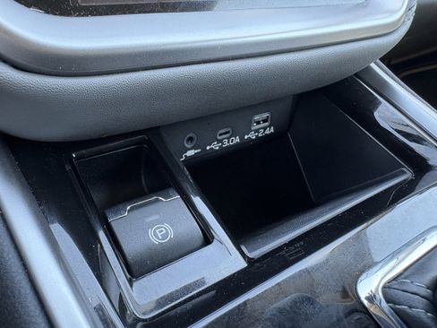 Certified 2025 Subaru Outback Premium AWD/4WD image 21