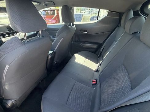 Used 2018 Toyota C-HR XLE FWD image 8
