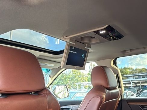 Used 2018 Cadillac Escalade Premium Luxury image 22