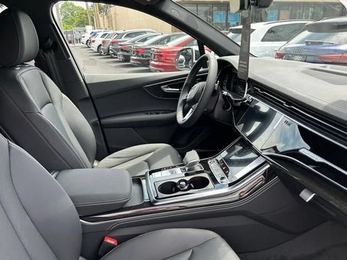 Used 2025 Audi Q7 3.0T Premium Plus w/ Premium Plus Package AWD/4WD image 25