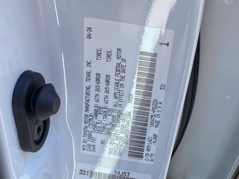 Certified 2026 Toyota Tundra Platinum w/ TRD Off-Road Package AWD/4WD image 38