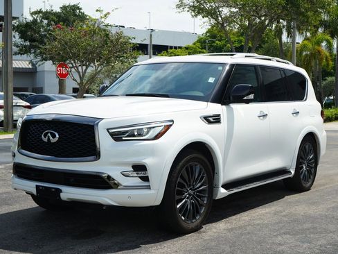 Used 2024 INFINITI QX80 Sensory AWD/4WD image 3