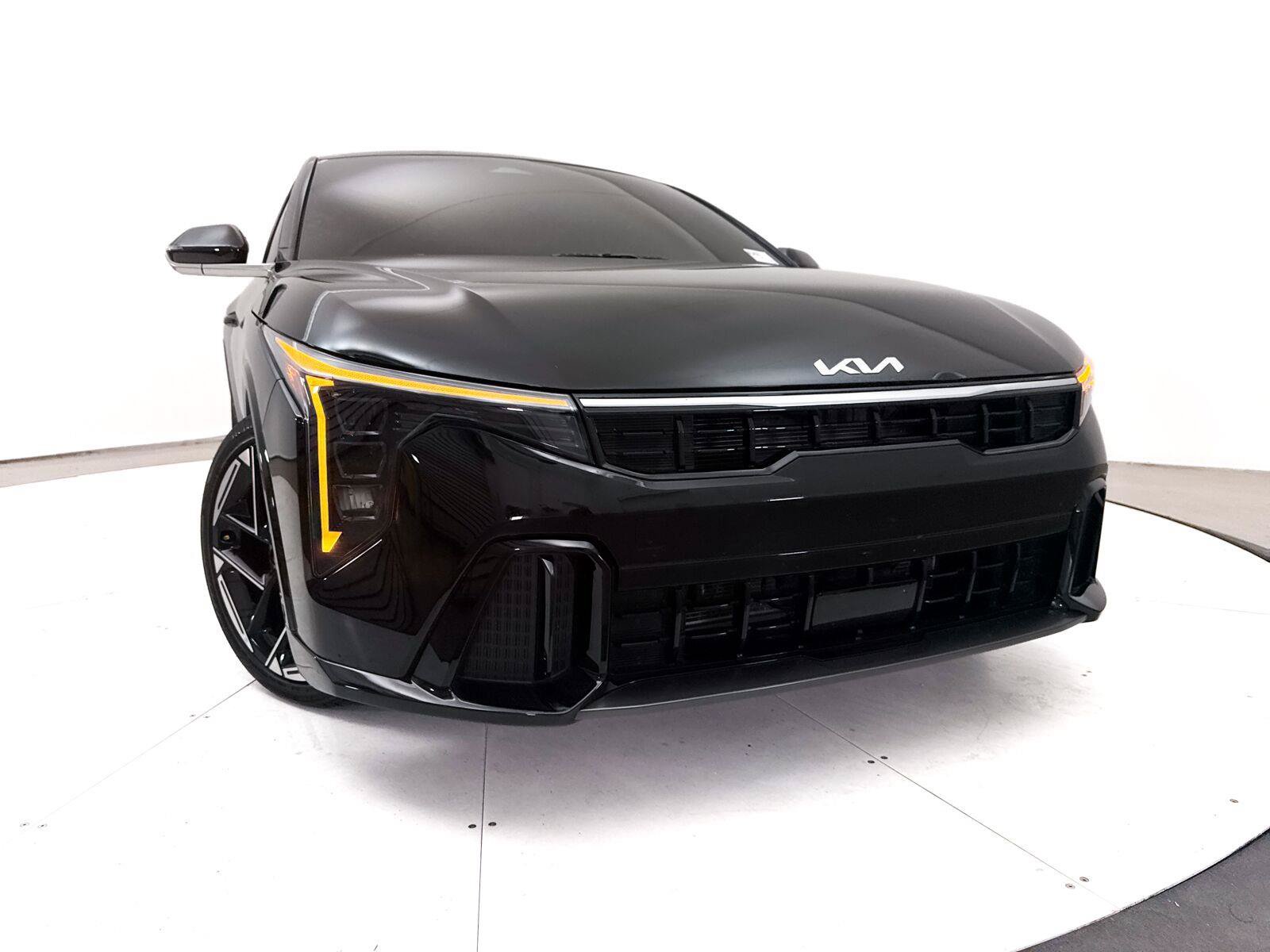 Used 2025 Kia K4 GT-Line w/ GT-Line Premium Package FWD image 9