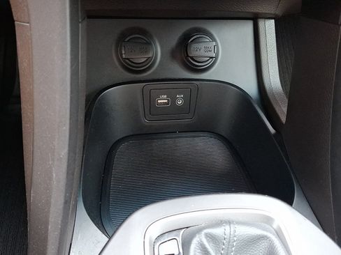 Used 2017 Hyundai Santa Fe Sport FWD image 22