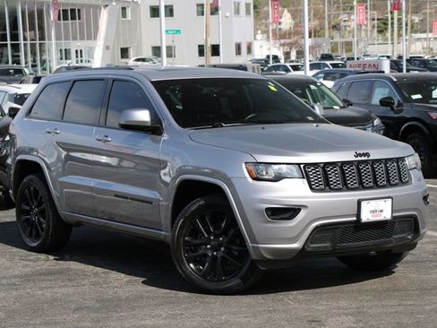Used 2018 Jeep Grand Cherokee Altitude image 1